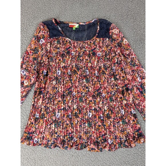 Fervour ModCloth Top Medium Lace Inset Tiny Pleats Front/Back Scoop Neck Floral - Picture 2 of 13